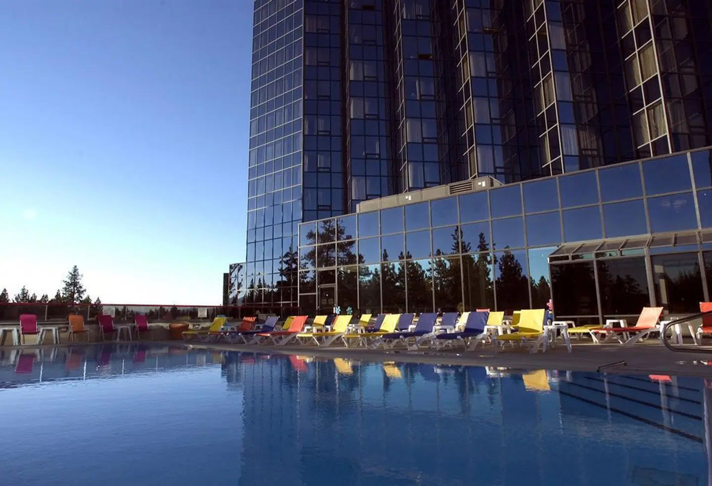 Harveys Lake Tahoe Hotel & Casino OUTDOOR_POOL