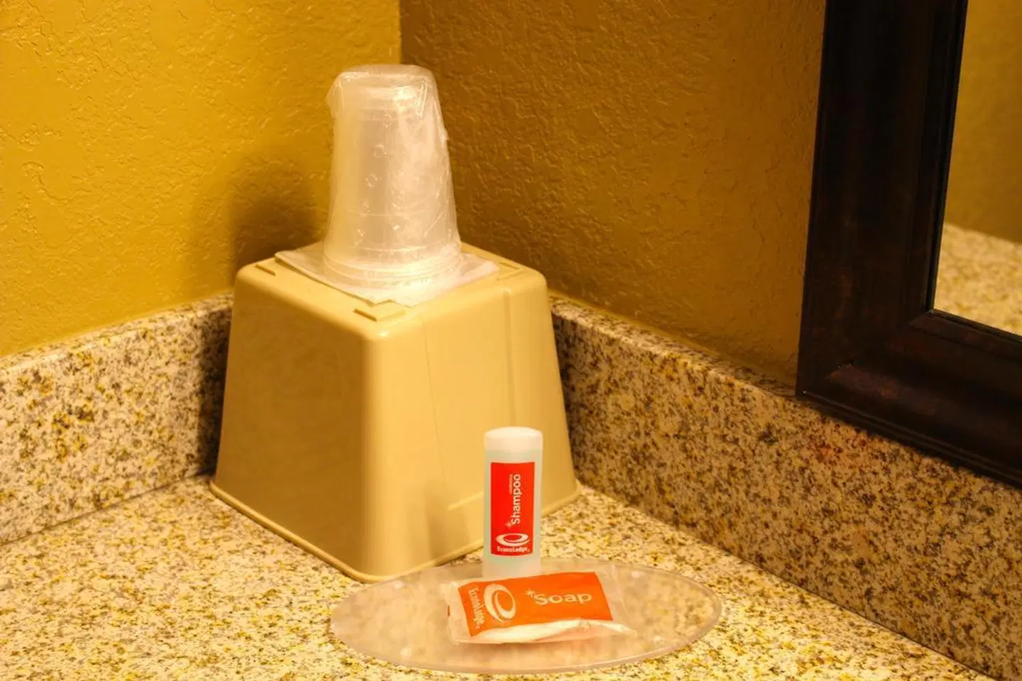 Econo Lodge University HEALTH_BEAUTY