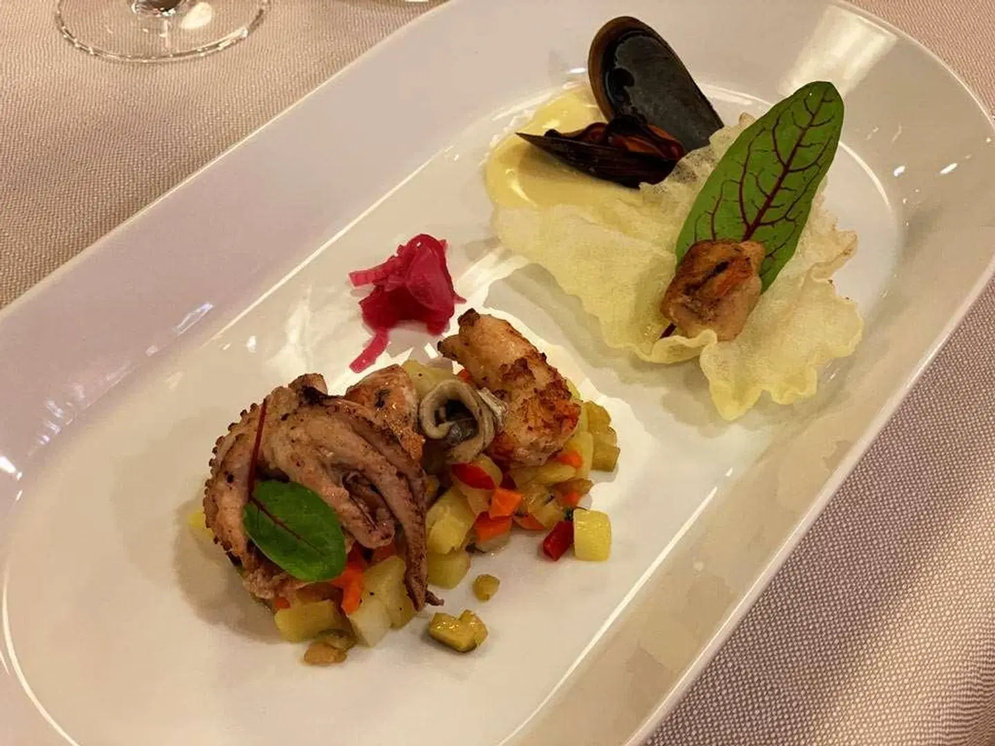 Carlton, a Joie de Vivre Hotel Restaurant