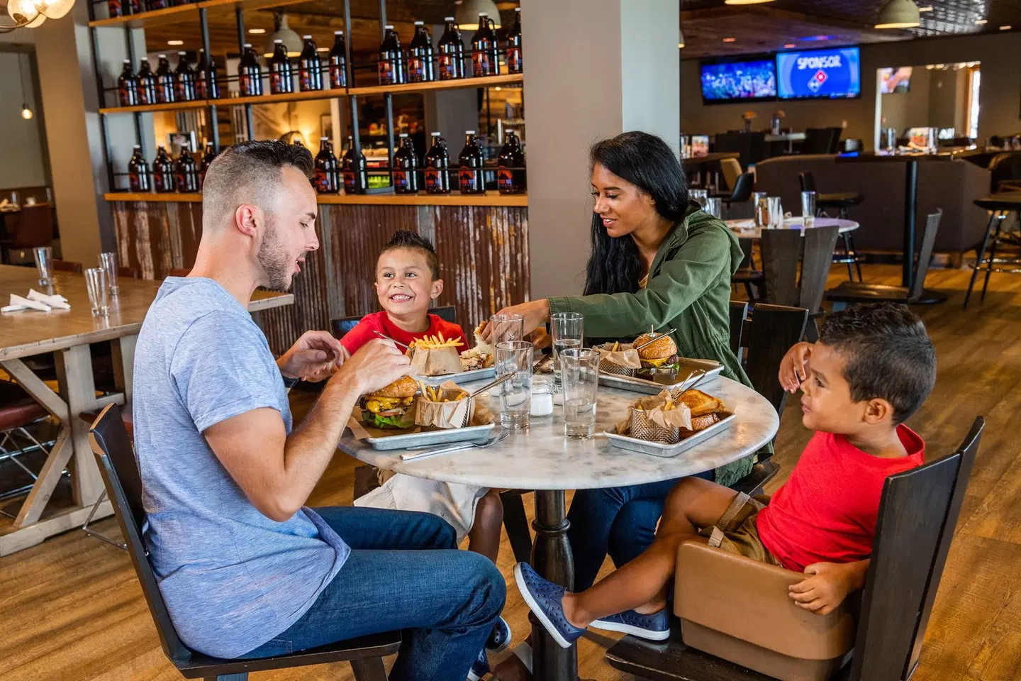 Holiday Inn Estes Park Bar