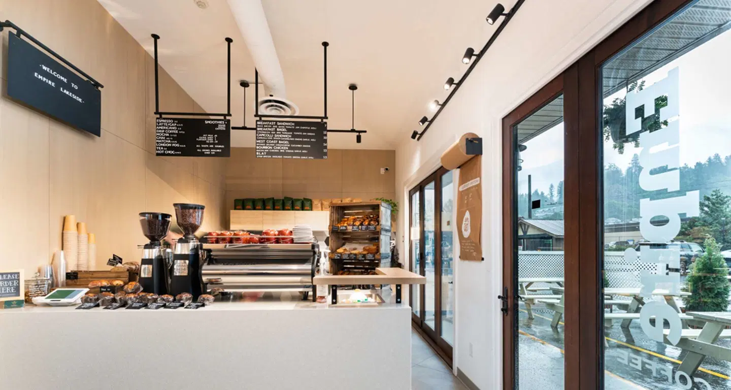 Prestige Lakeside Resort Bar