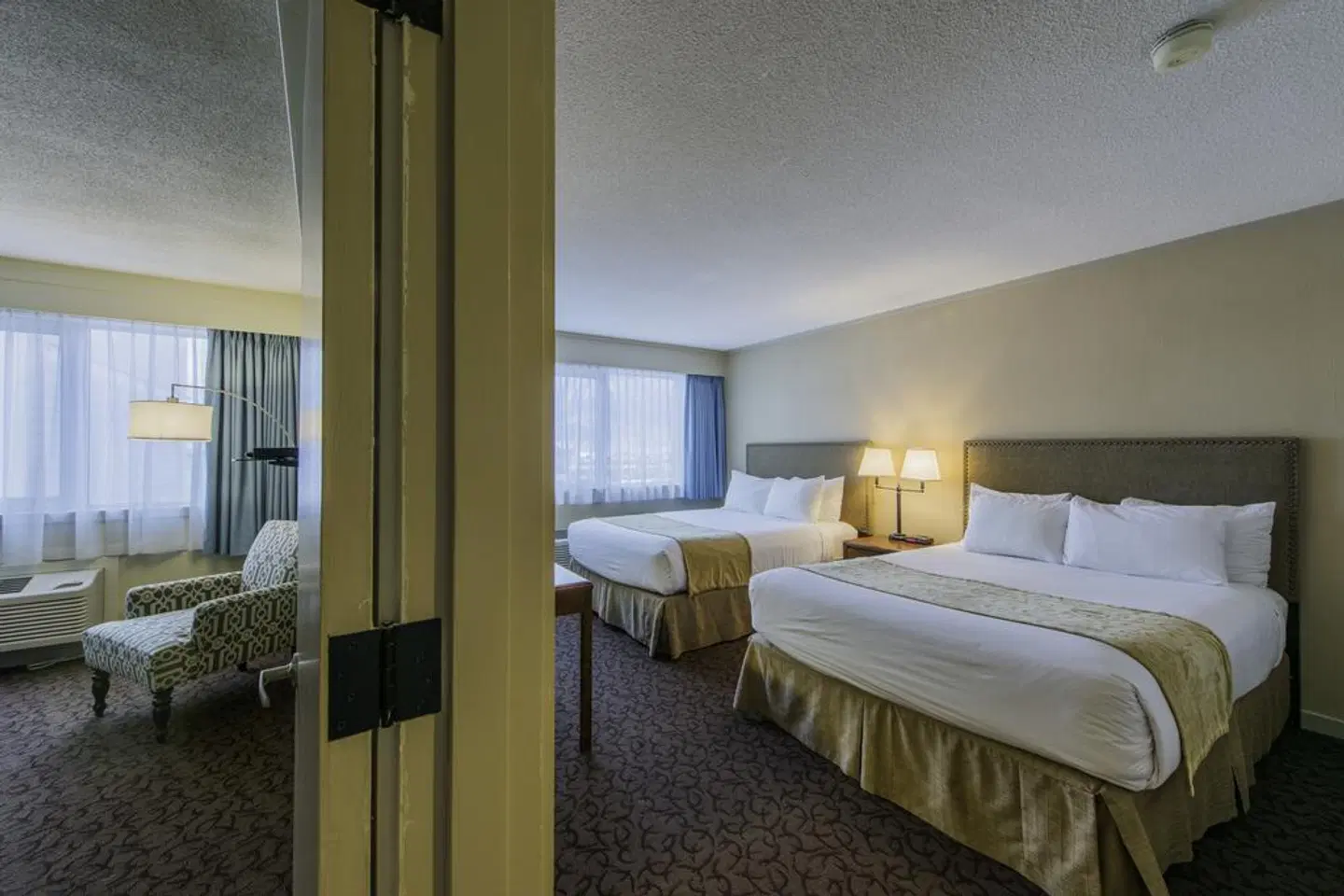 The Thompson Hotel & Conference Centre ROOM_EXAMPLE