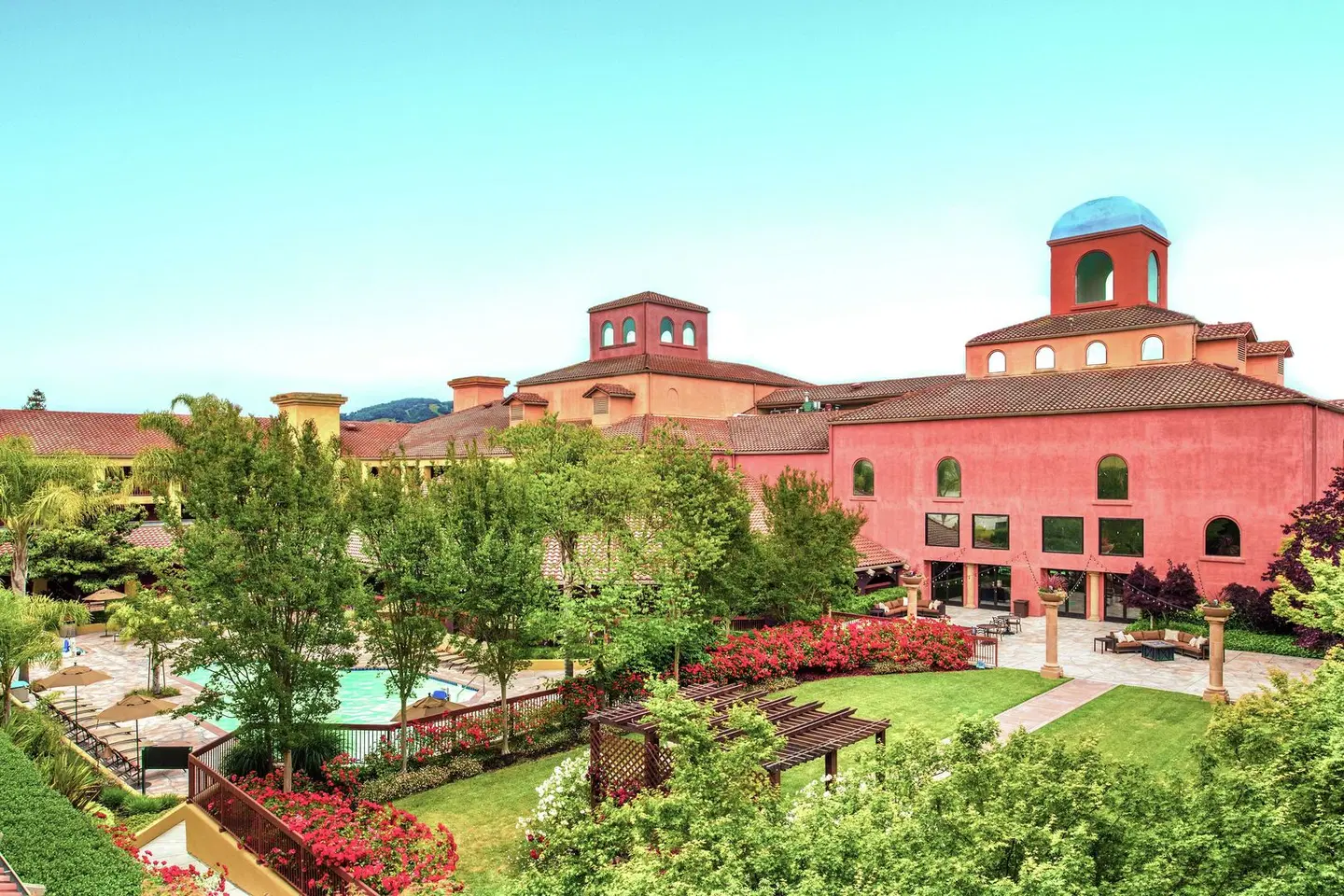 DoubleTree by Hilton Sonoma Wine Country EXTERIOR