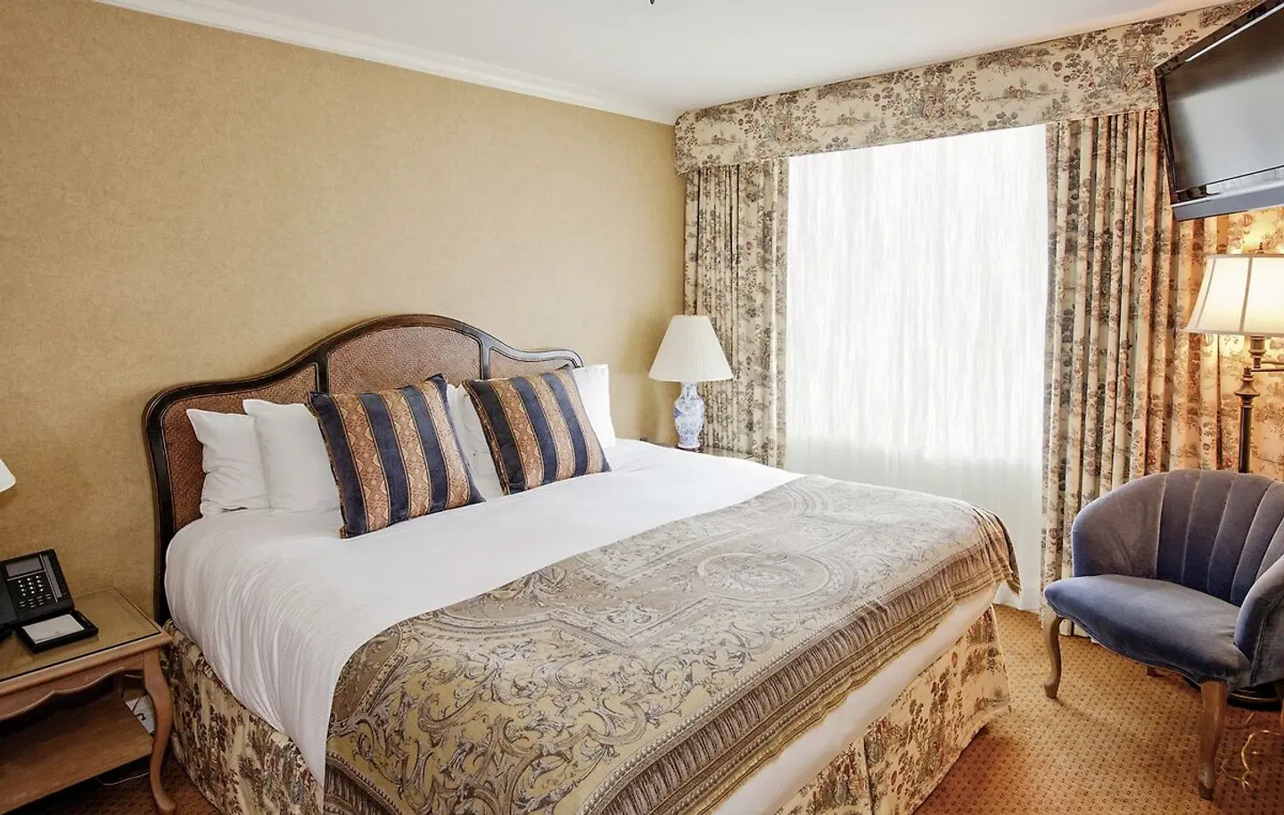 Wedgewood Hotel & Spa ROOM_EXAMPLE