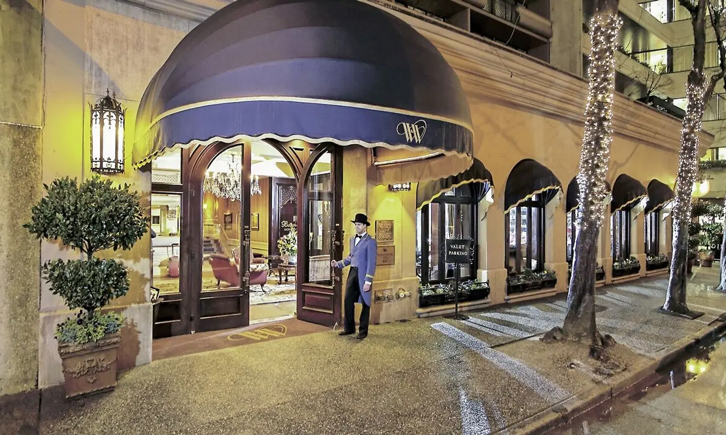 Wedgewood Hotel & Spa EXTERIOR