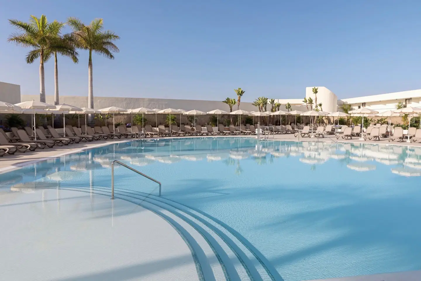 AluaSoul Costa Adeje OUTDOOR_POOL