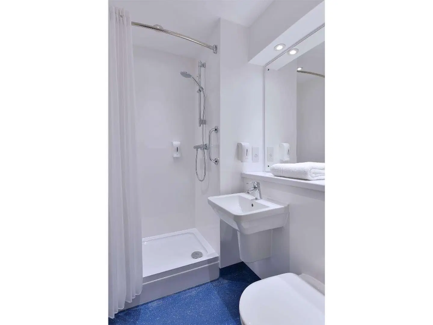 Travelodge London Central City Road Hotel Badezimmer