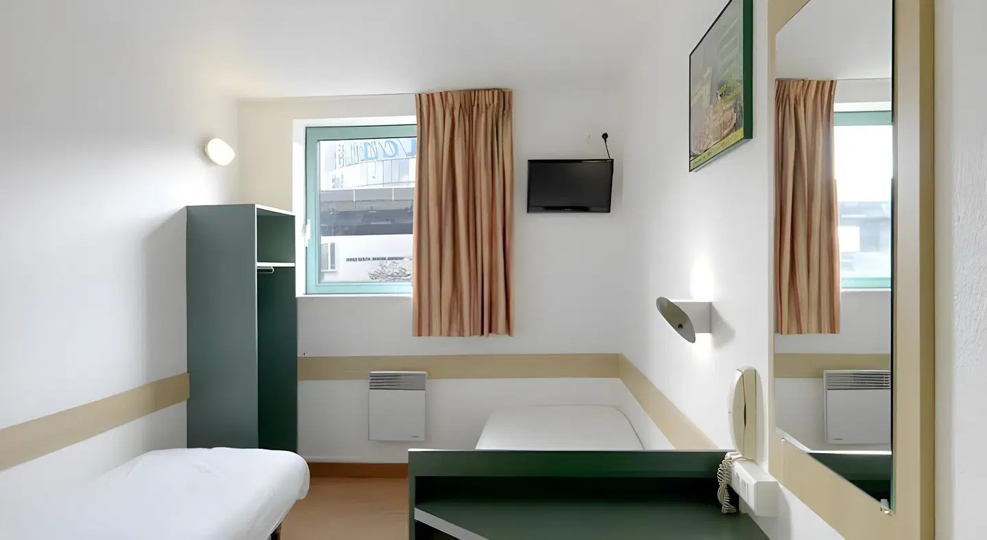 Hôtel Reseda ROOM_EXAMPLE