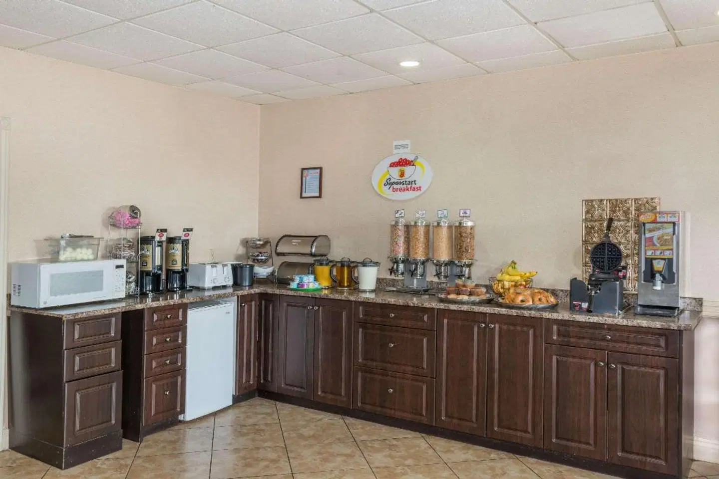 Super 8 by Wyndham Cambridge/Kitchener/Waterloo Area Restaurant