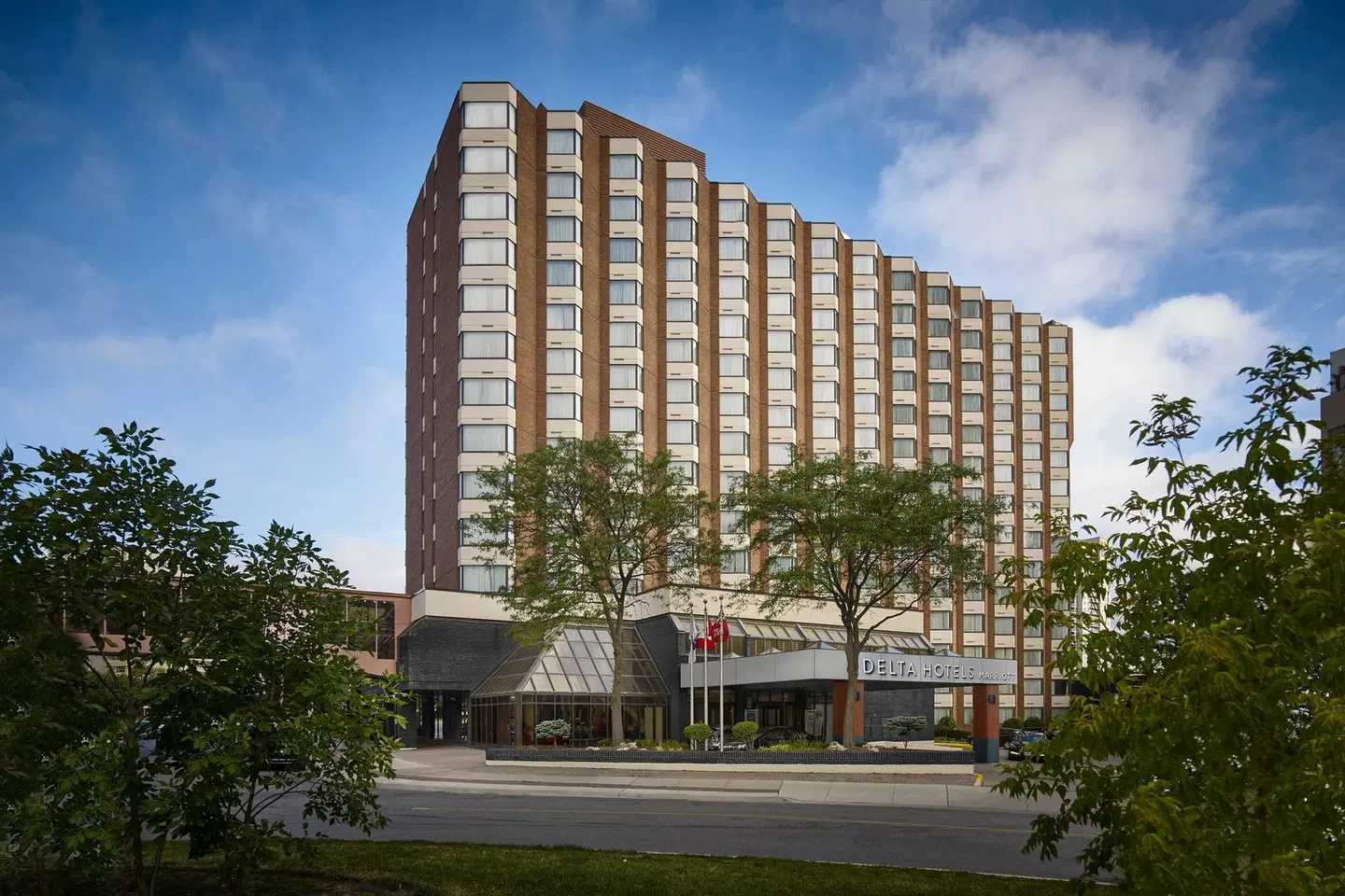 Delta Hotels by Marriott Toronto Mississauga EXTERIOR