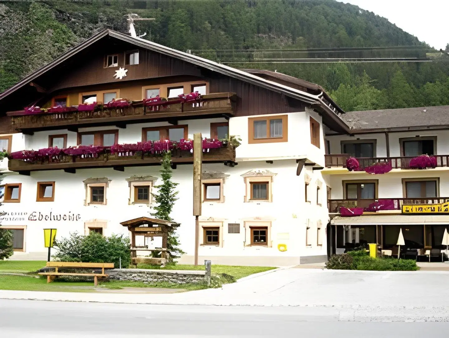 Rita EXTERIOR