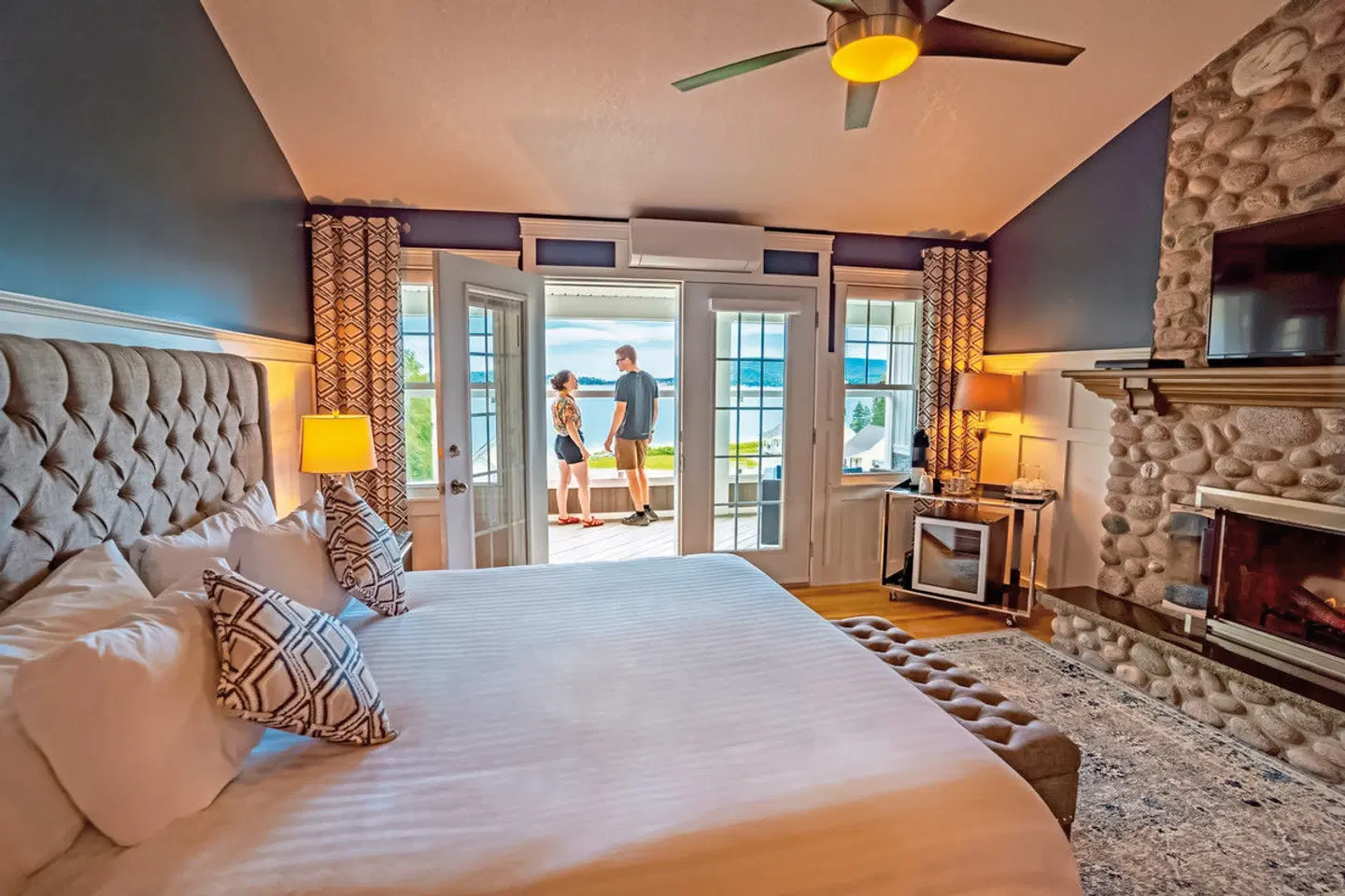 Lantern Hill & Hollow ROOM_EXAMPLE