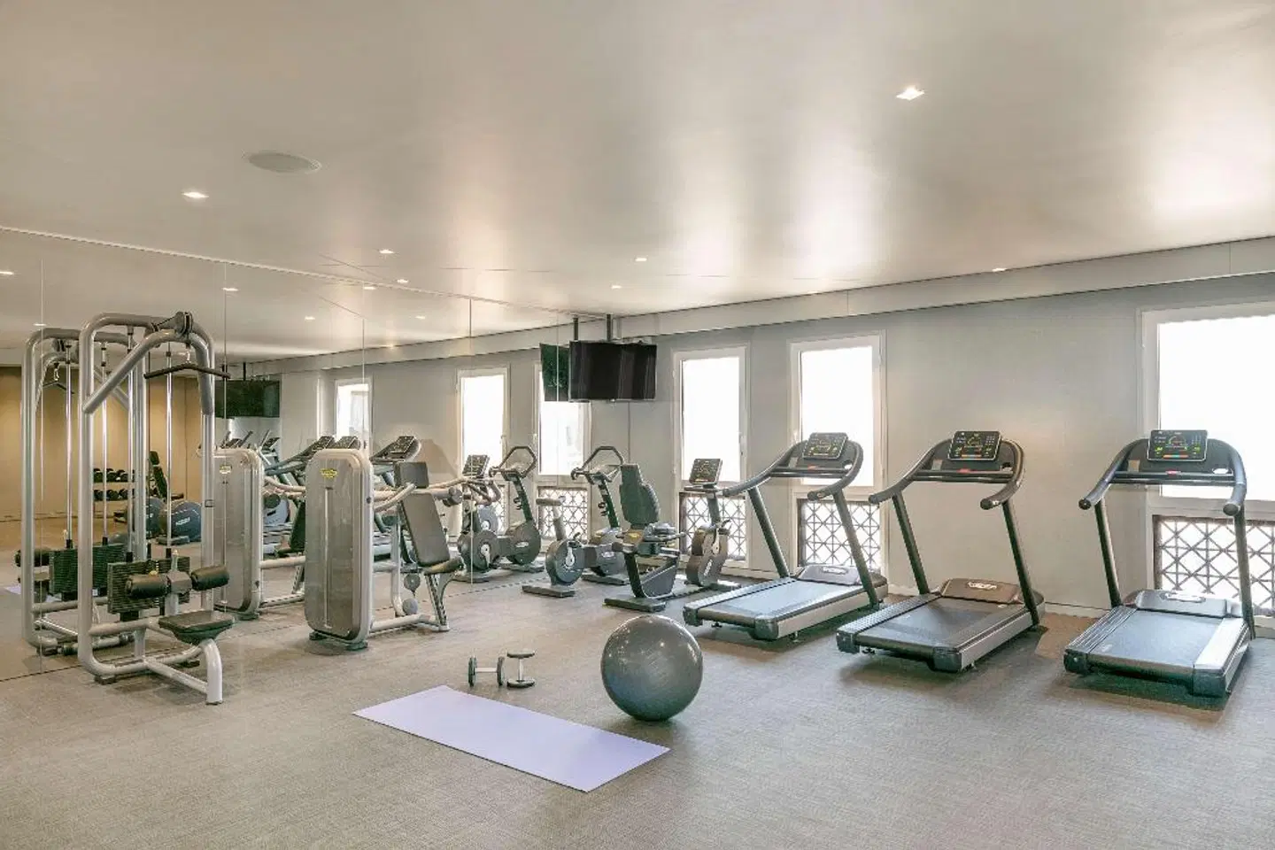 Hyatt Place Dubai Wasl District SPORTS_AND_LEISURE