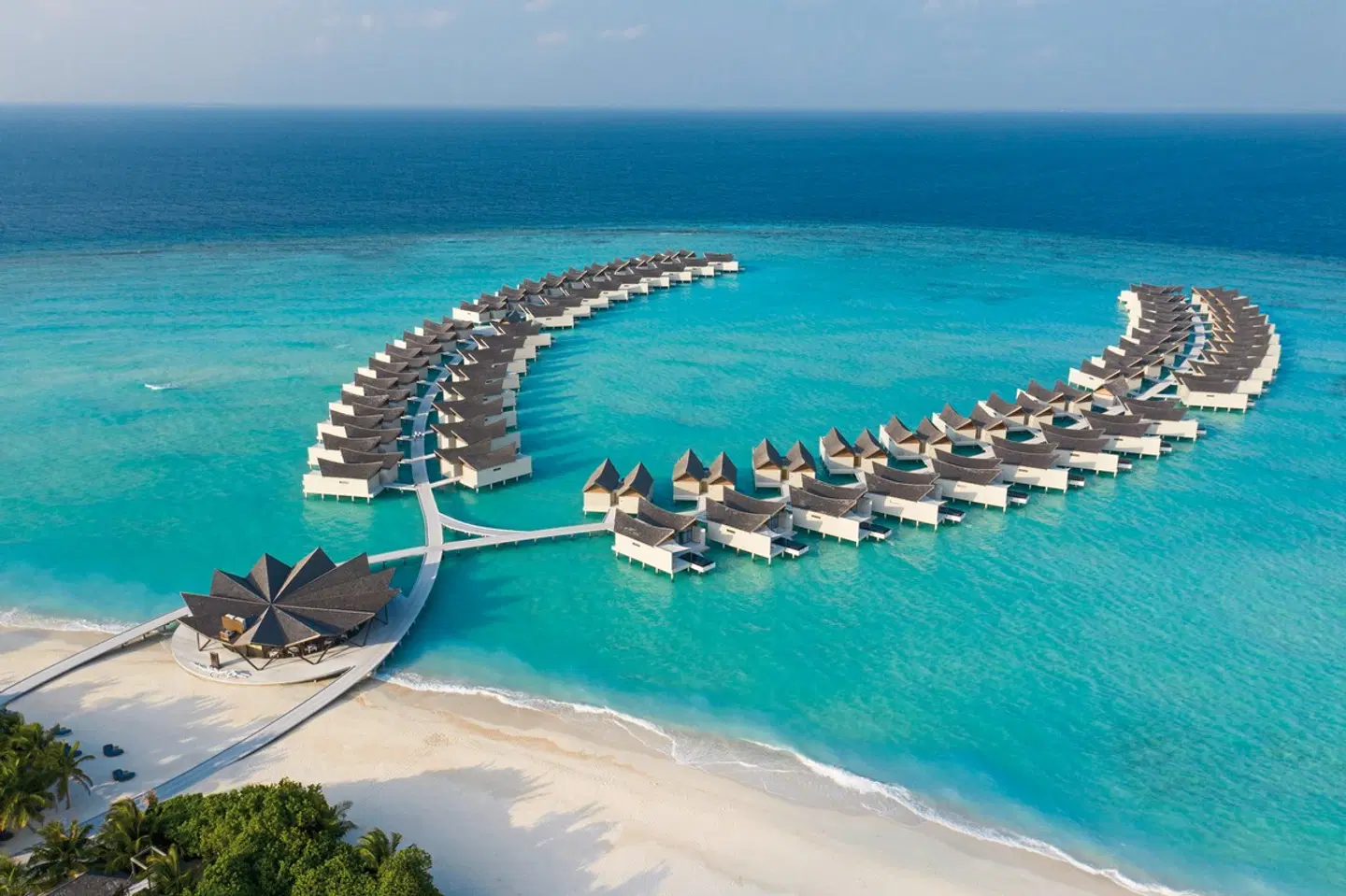 Kuredhivaru Resort and Spa Maldives OUTDOOR_POOL