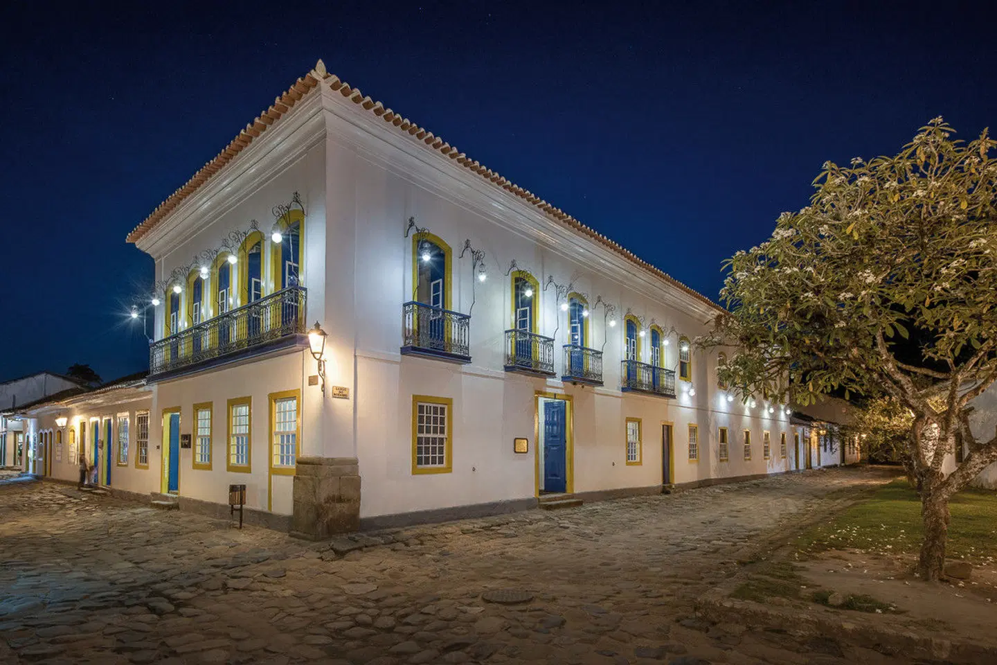 Sandi Hotel EXTERIOR