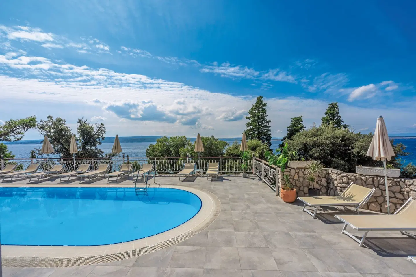 Mediteran Hotel by Aminess OUTDOOR_POOL