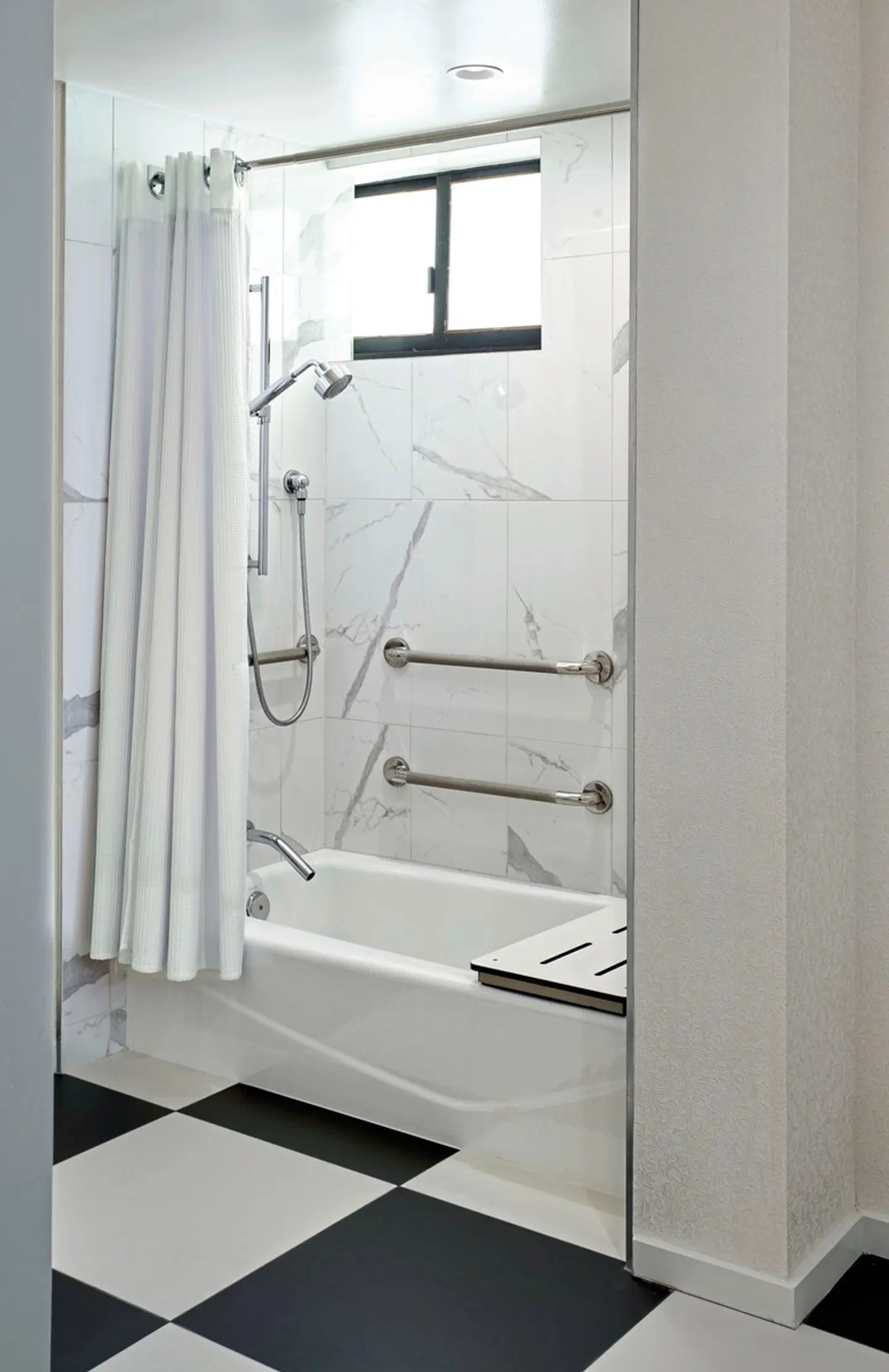 The Valorian Los Angeles, Curio Collection by Hilton Badezimmer