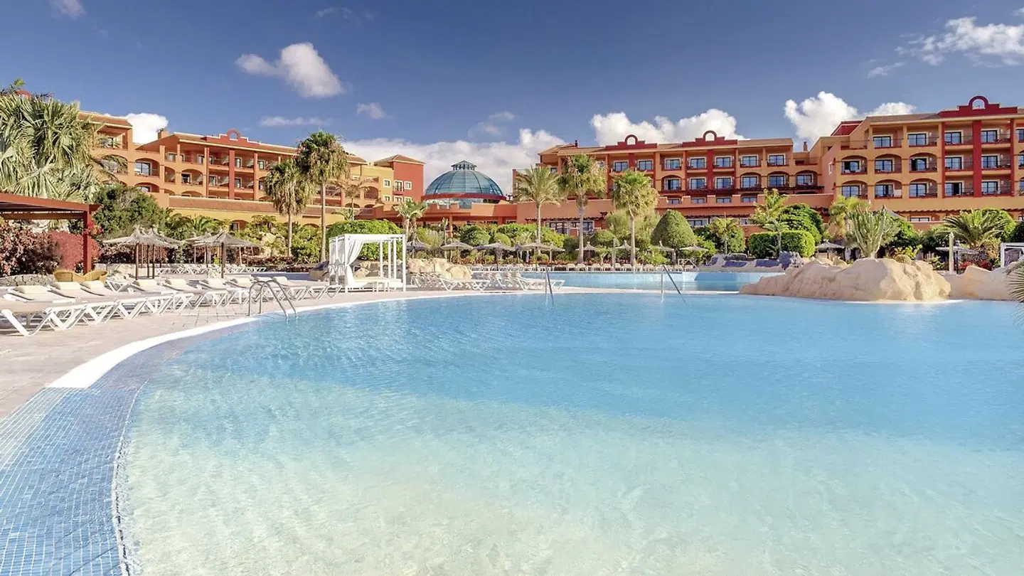 Sheraton Fuerteventura Beach, Golf & Spa Resort OUTDOOR_POOL