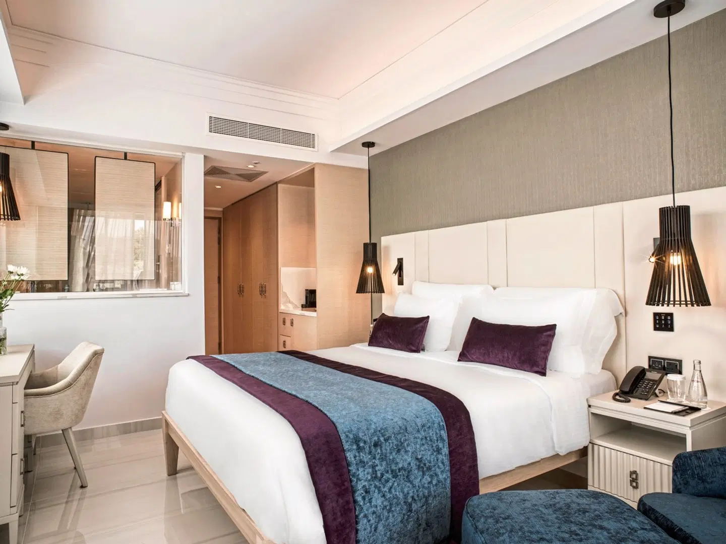 Amanti MadeForTwo Hotels ROOM_EXAMPLE