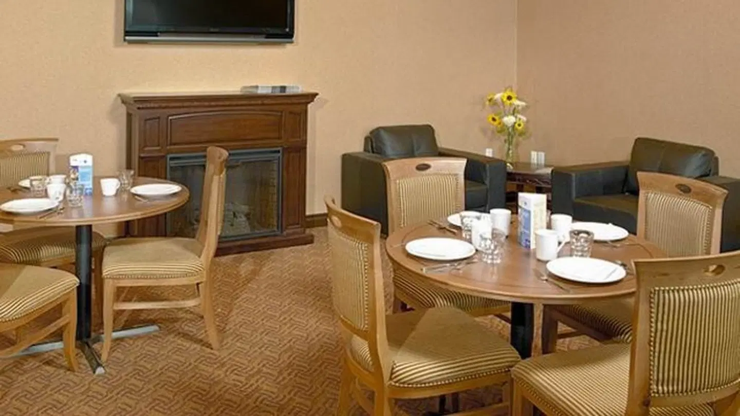 Coast Fraser Inn ROOM_EXAMPLE