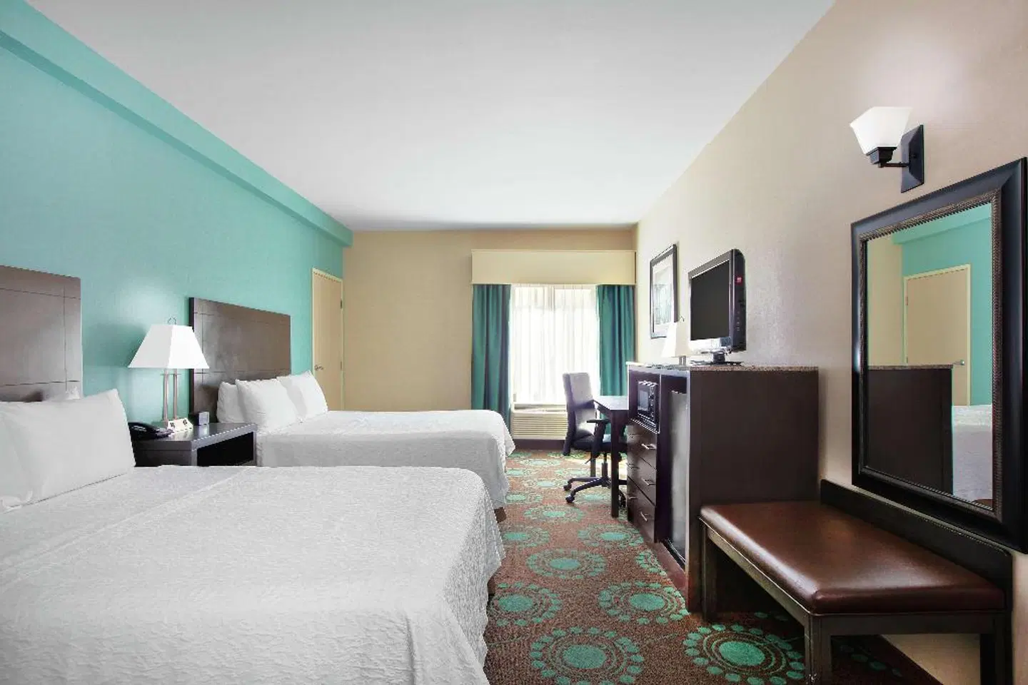 Hampton Inn Bakersfield-Central ROOM_EXAMPLE