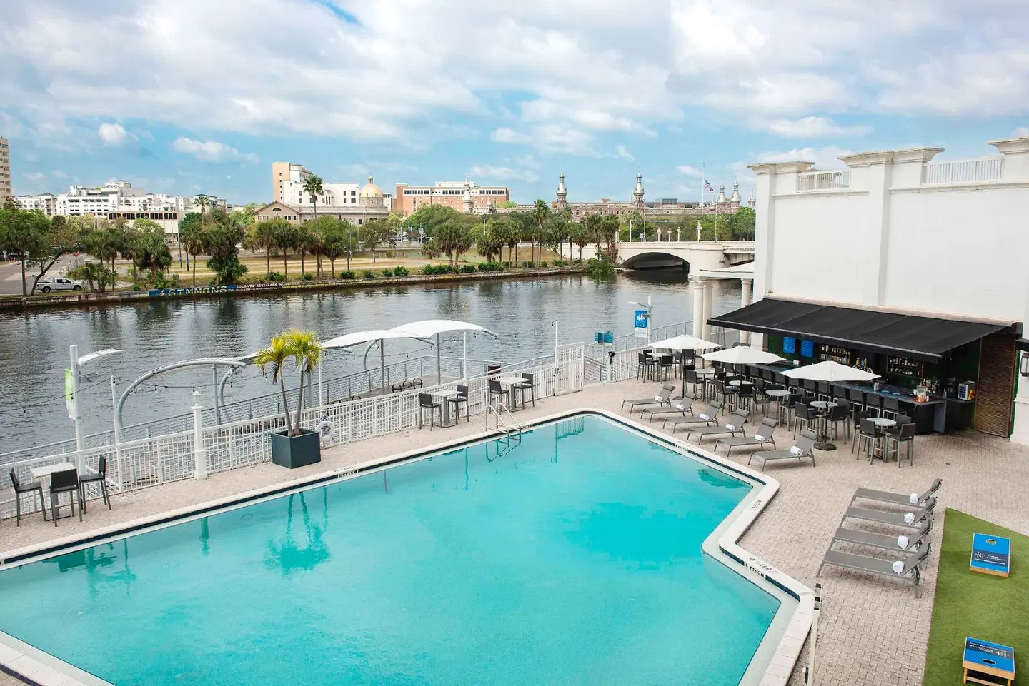 Sheraton Tampa Riverwalk Hotel OUTDOOR_POOL