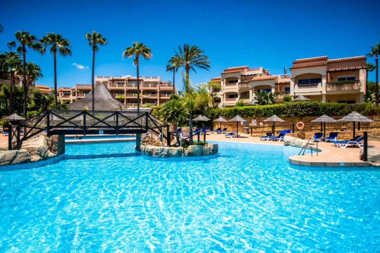 Wyndham Grand Residences Costa del Sol OUTDOOR_POOL