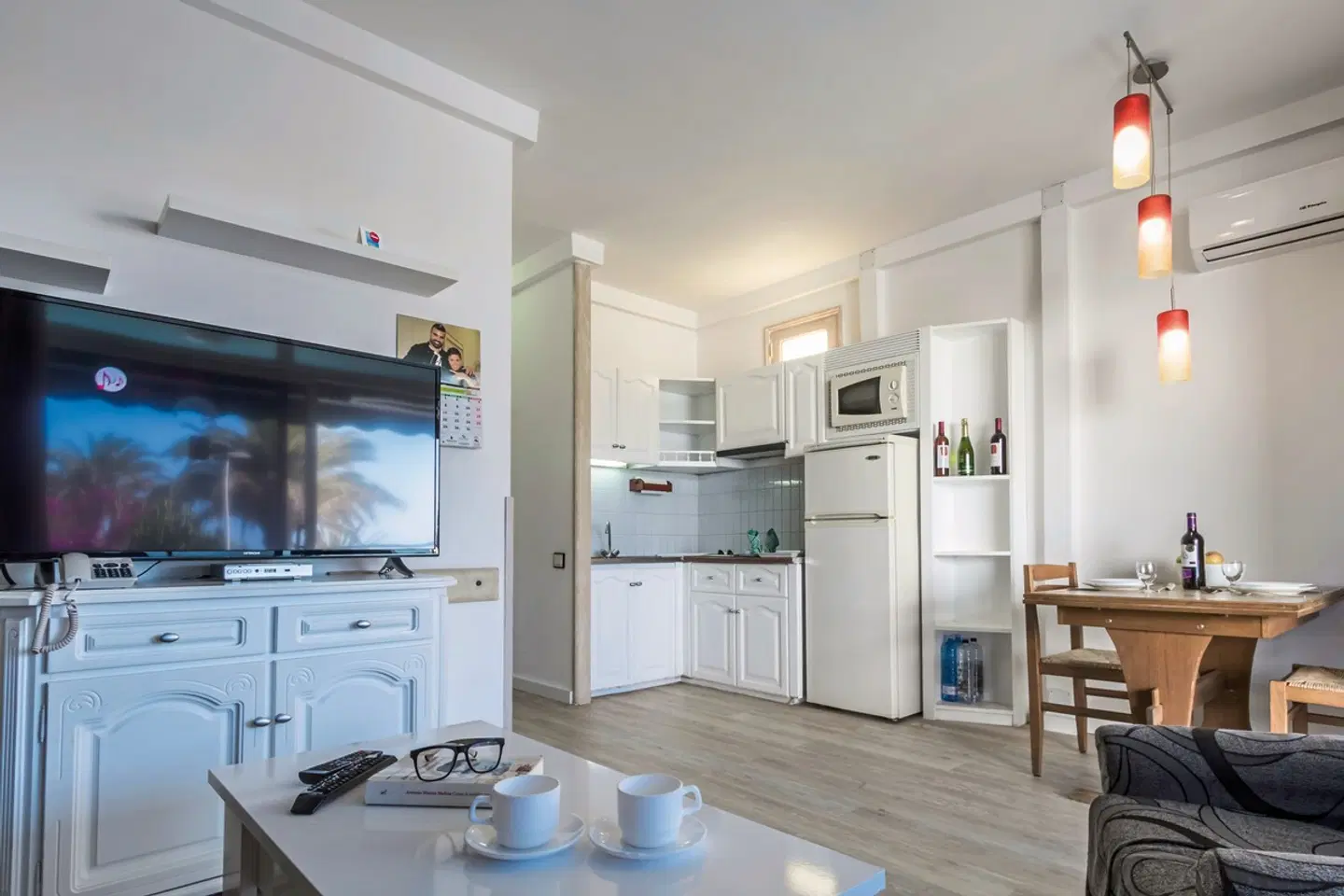 Patricio ROOM_EXAMPLE