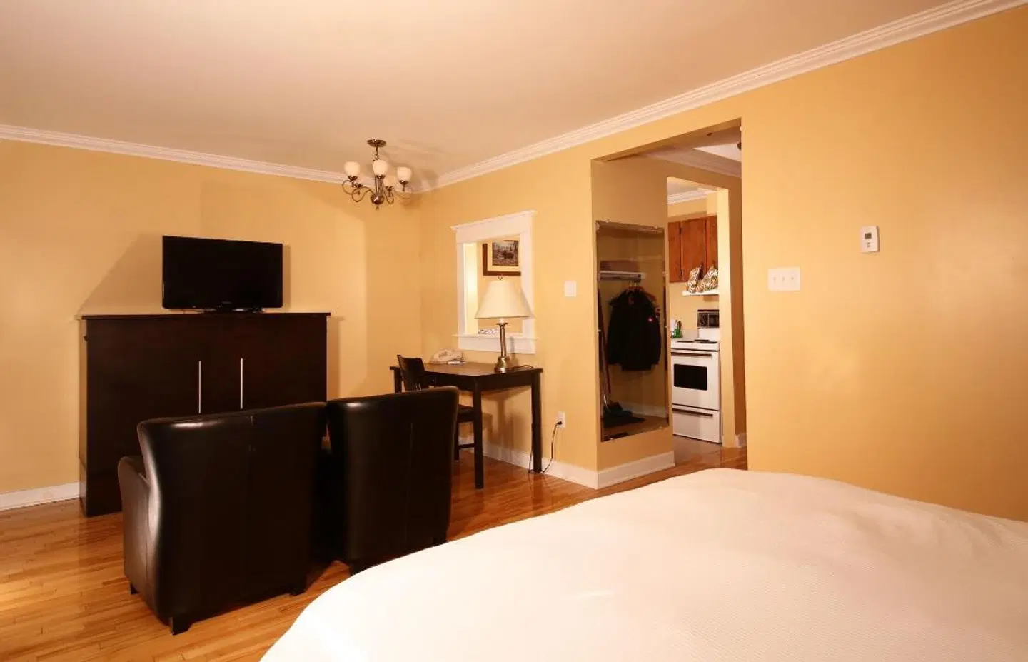 Grenfell Heritage Hotel & Suites ROOM_EXAMPLE