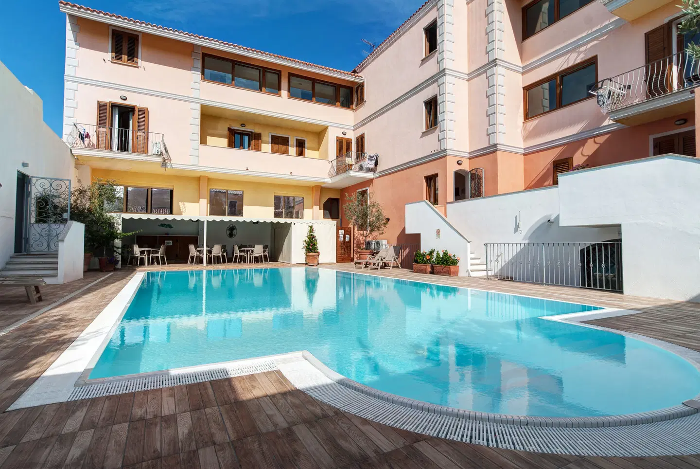 Residence Cristal Blu OUTDOOR_POOL