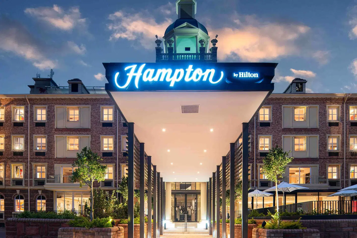 Hampton By Hilton Sandton Grayston EXTERIOR