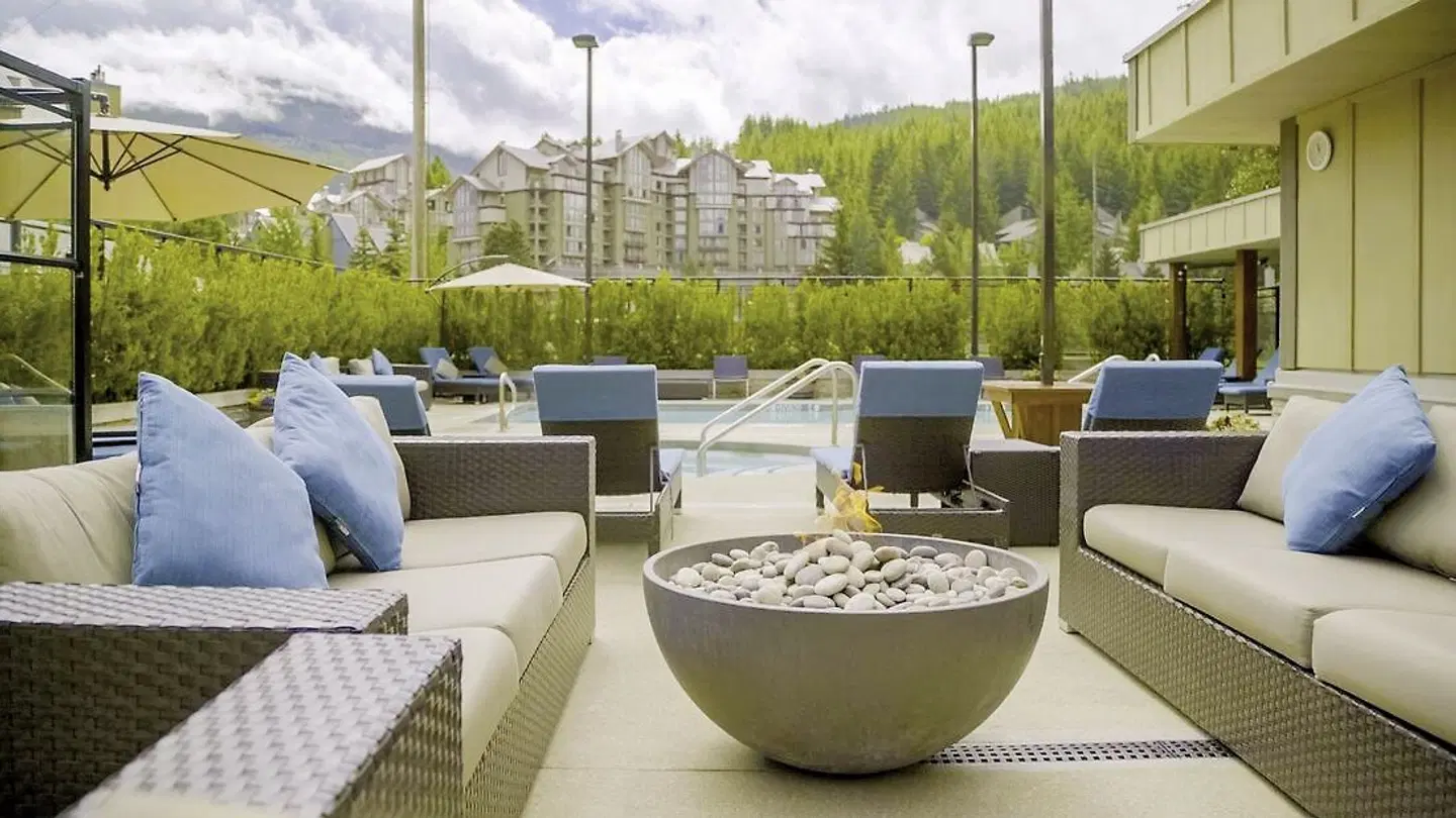 Aava Whistler Terrasse