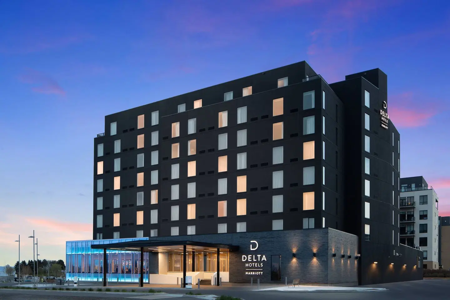 Delta Hotels by Marriott Thunder Bay EXTERIOR