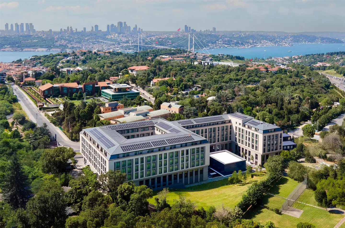 Altunizade Suites Istanbul, Curio Collection By Hilton EXTERIOR