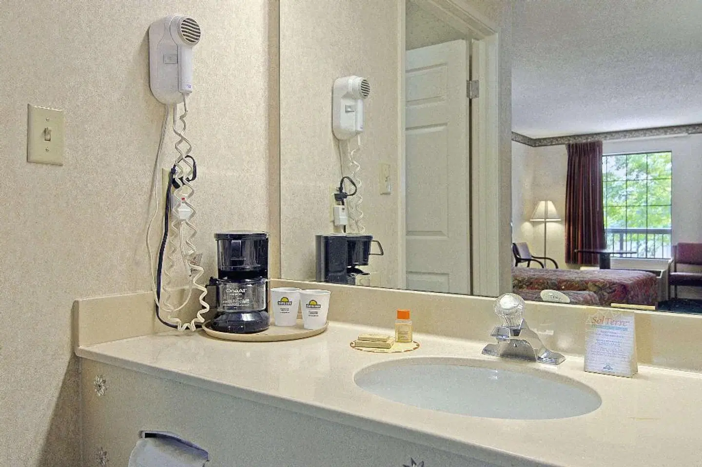 Days Inn & Suites by Wyndham Fort Valley Badezimmer