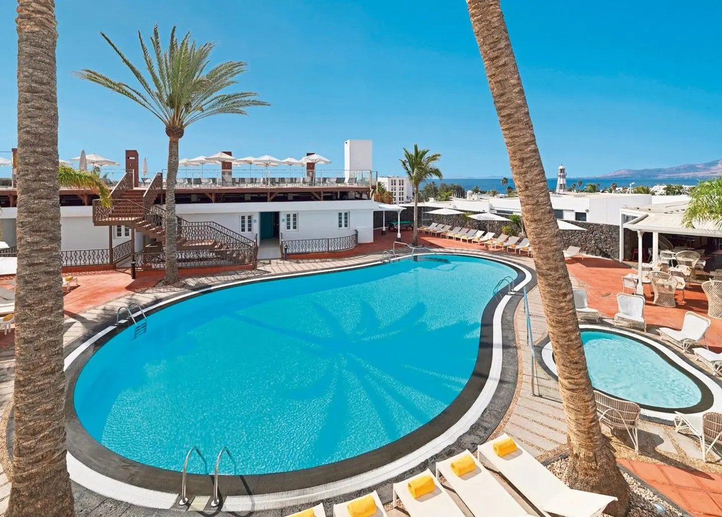 Plus Fariones Apartamentos OUTDOOR_POOL