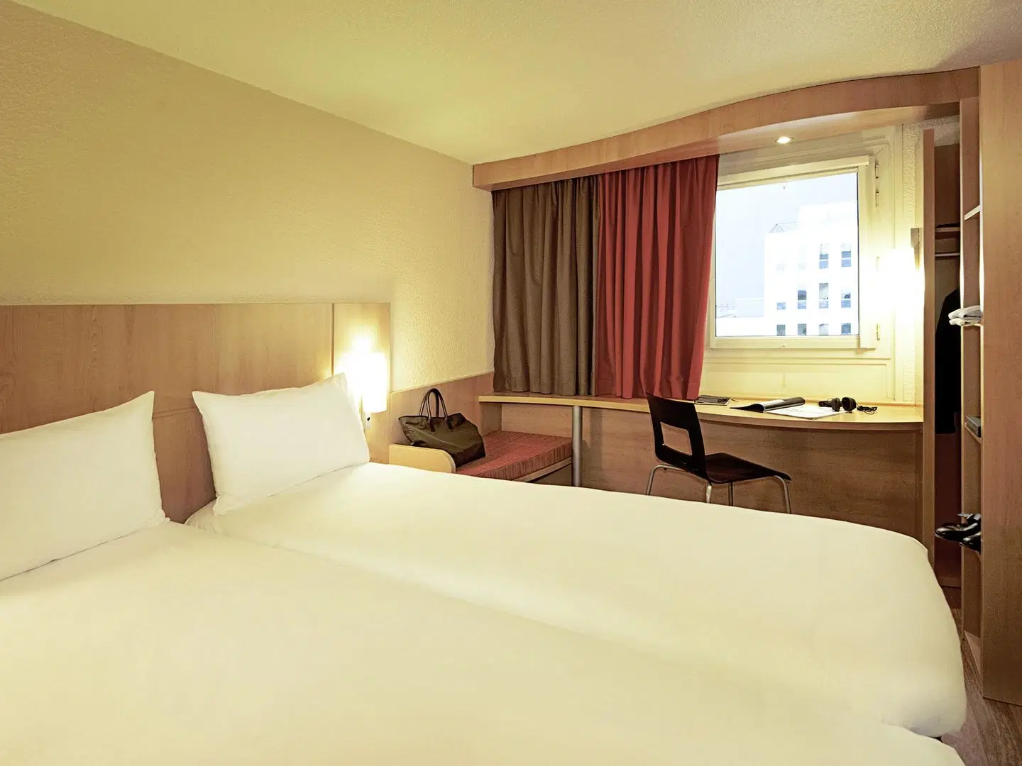 ibis Duesseldorf Hauptbahnhof Hotel ROOM_EXAMPLE