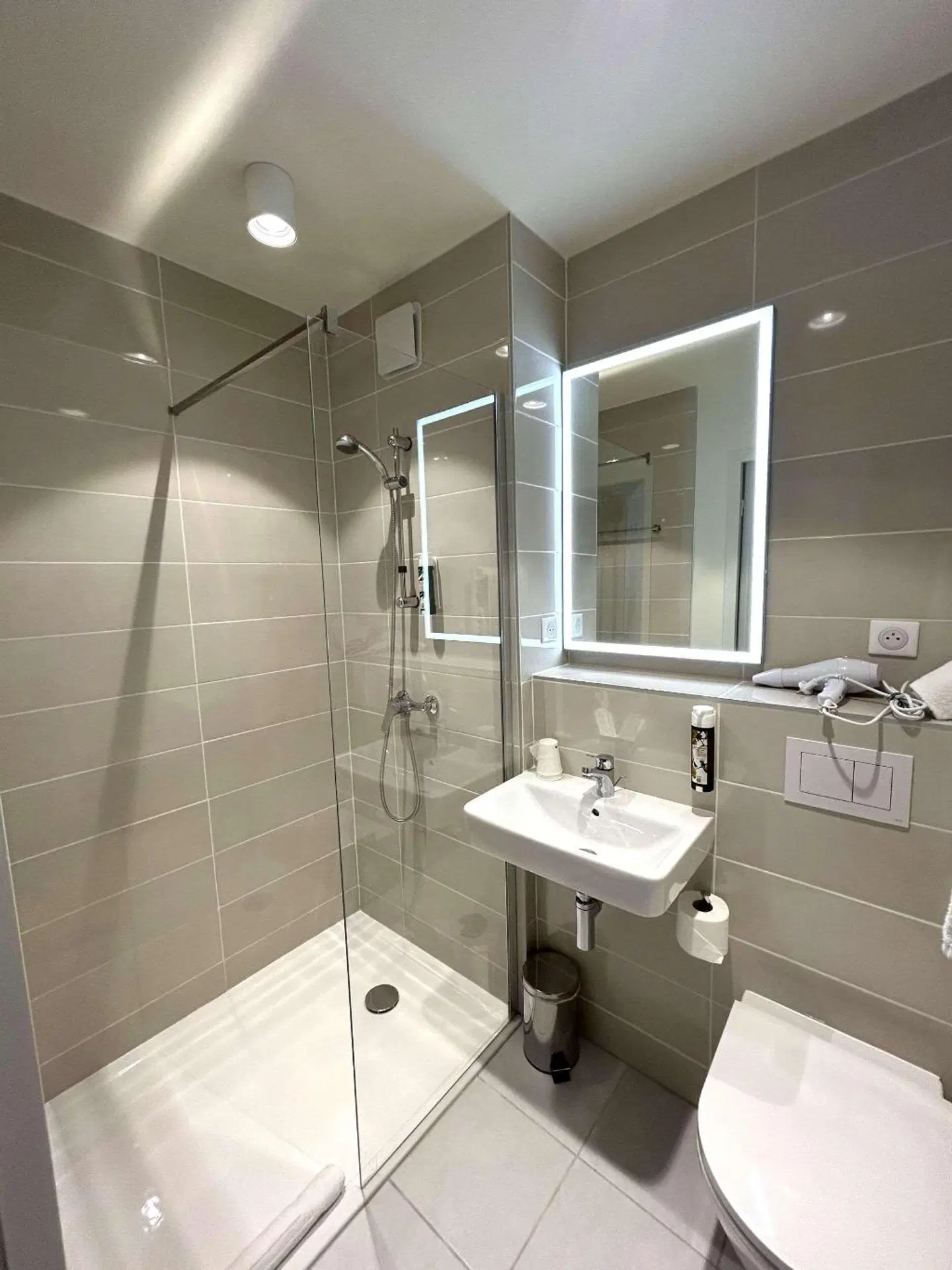 Adonis le Castellet Badezimmer