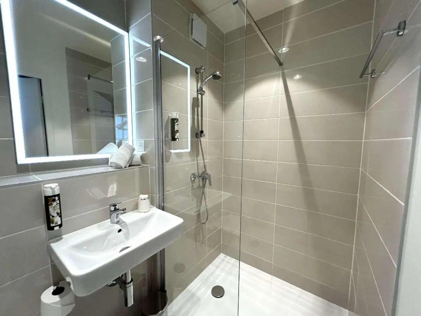 Adonis le Castellet Badezimmer