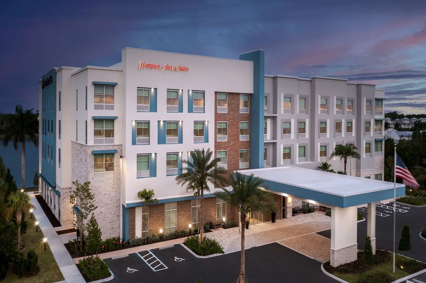Hampton Inn & Suites Naples South EXTERIOR