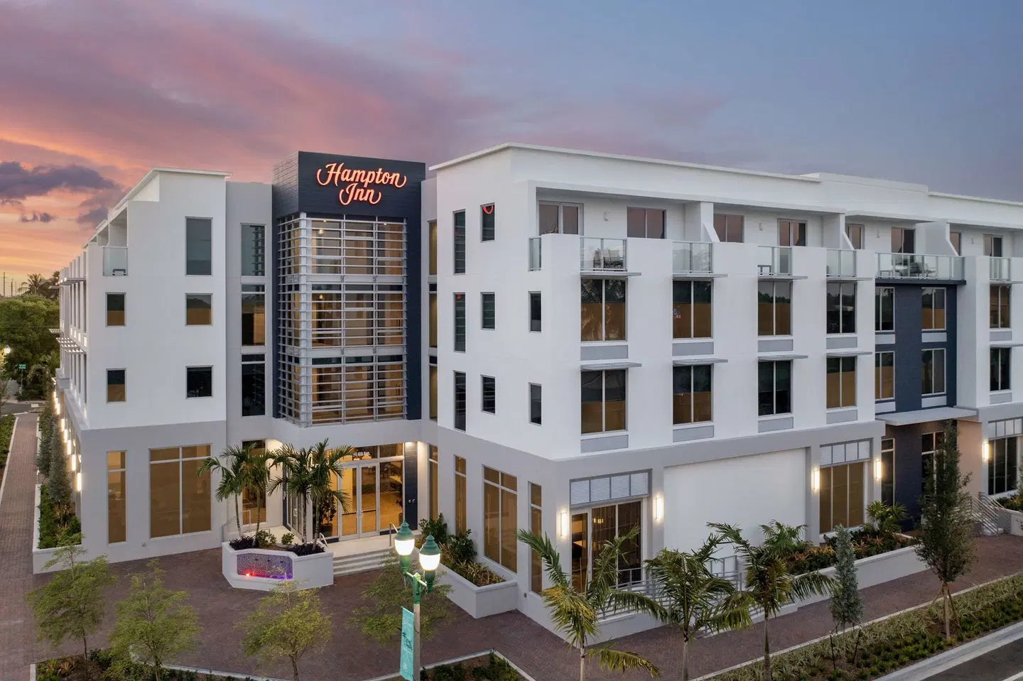 Hampton Inn Delray Beach EXTERIOR