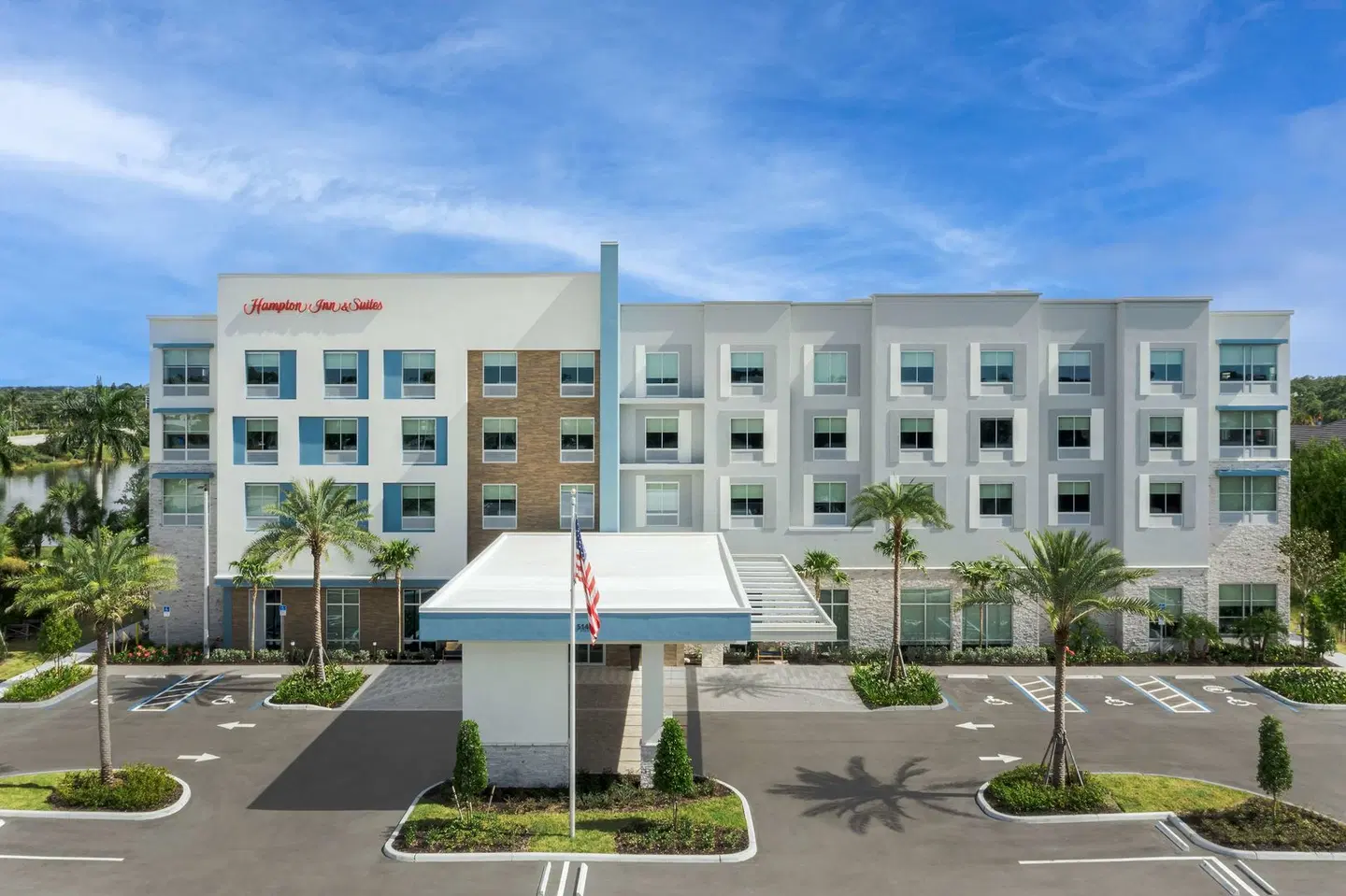 Hampton Inn & Suites Naples South EXTERIOR