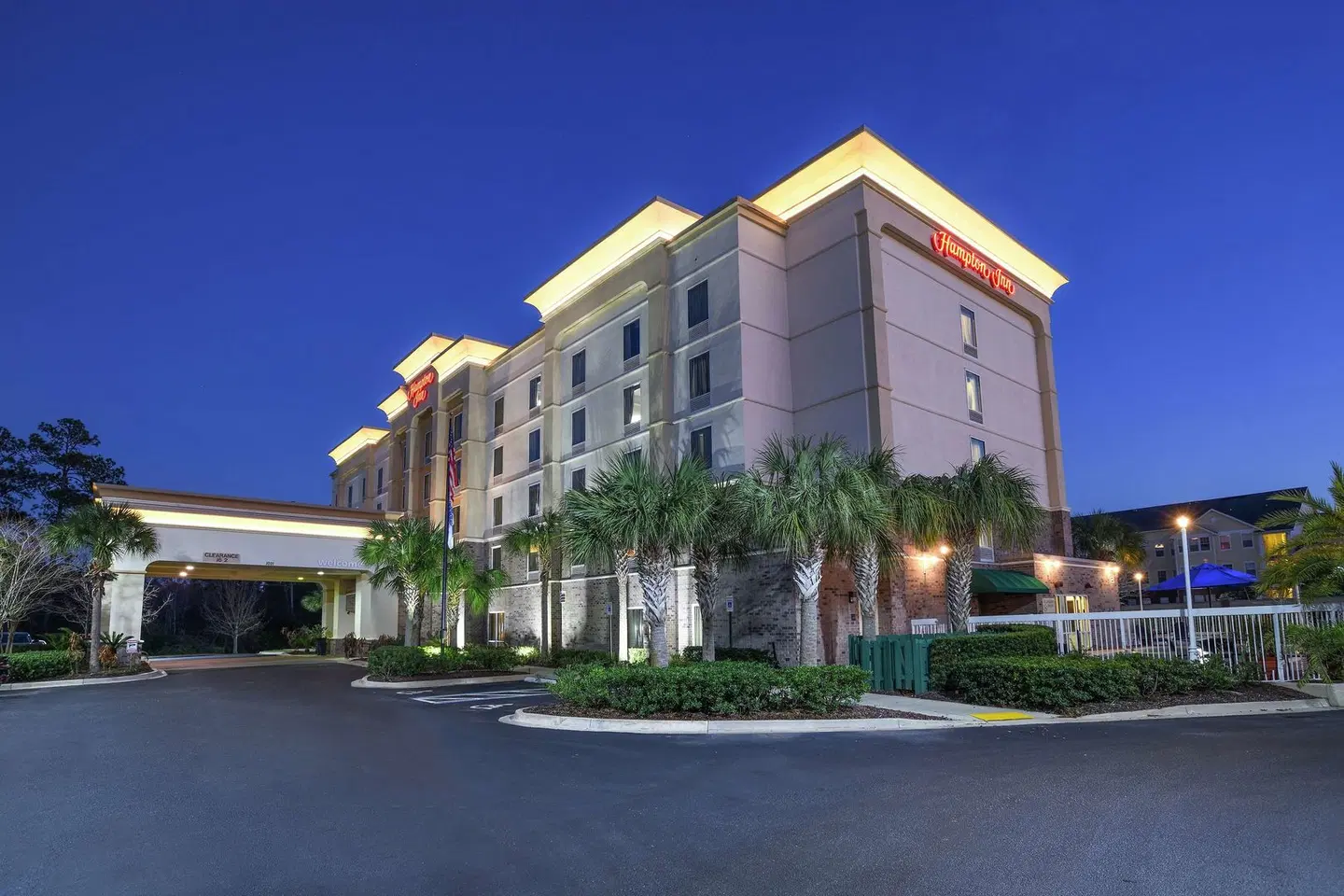 Hampton Inn Jacksonville East Regency Square EXTERIOR