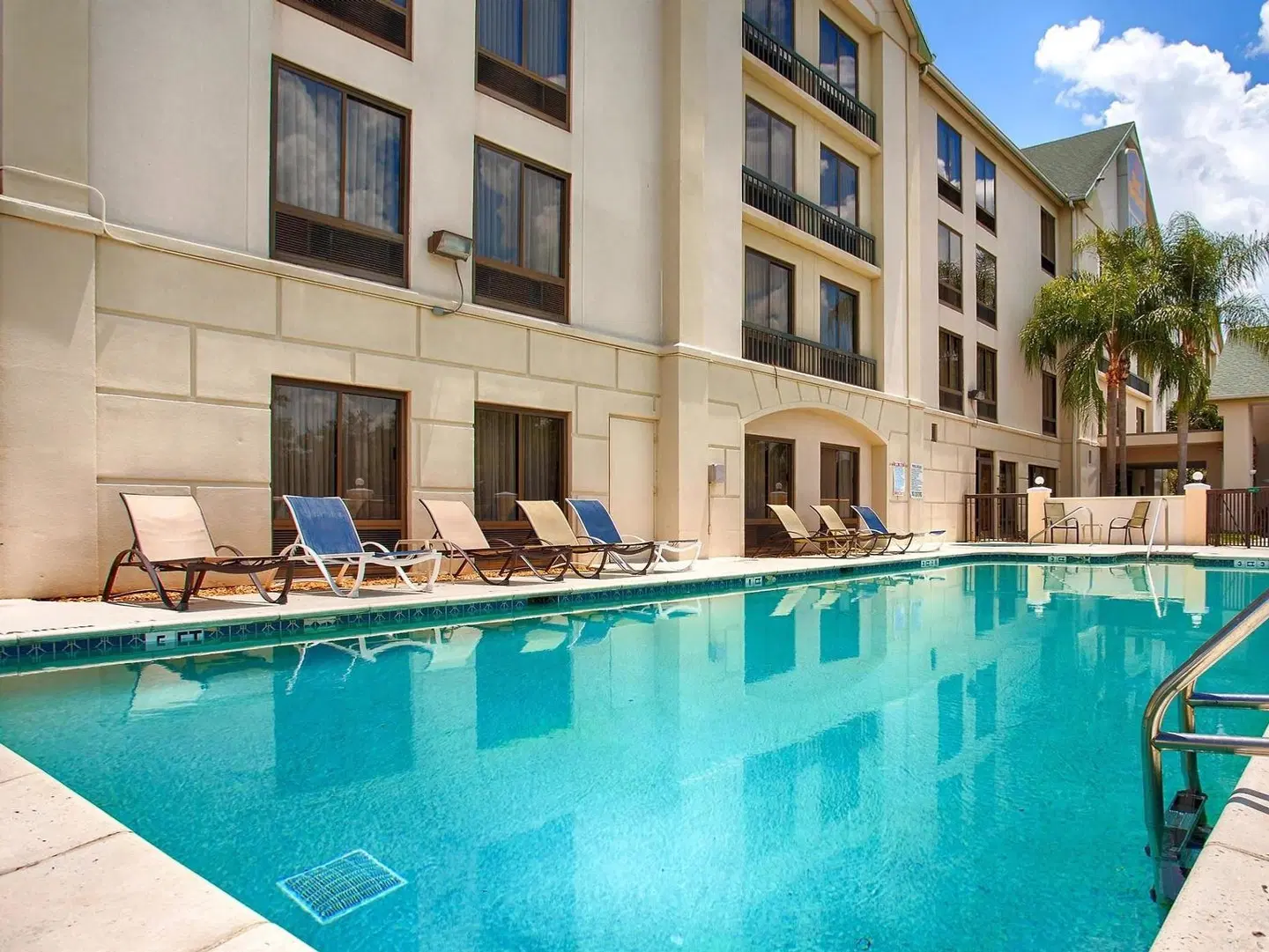 Best Western Airport Inn OUTDOOR_POOL