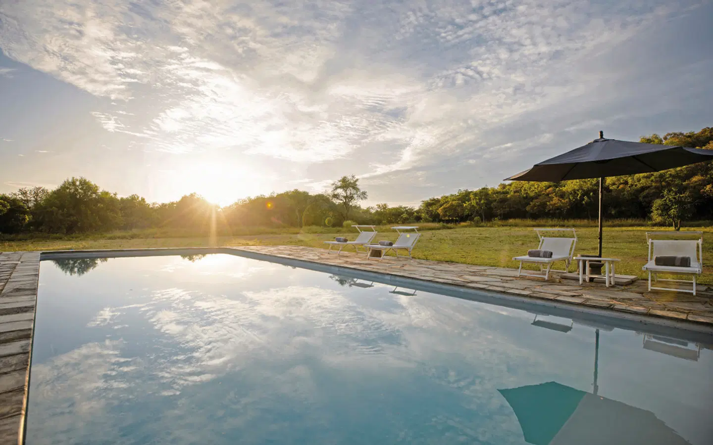 Zebras Crossing Lodge OUTDOOR_POOL