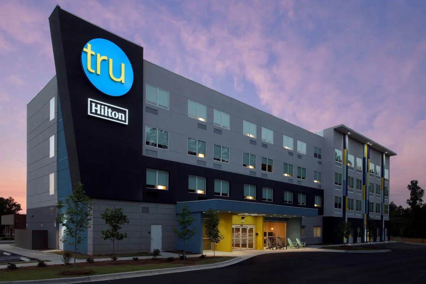 Tru by Hilton Tallahassee Central EXTERIOR