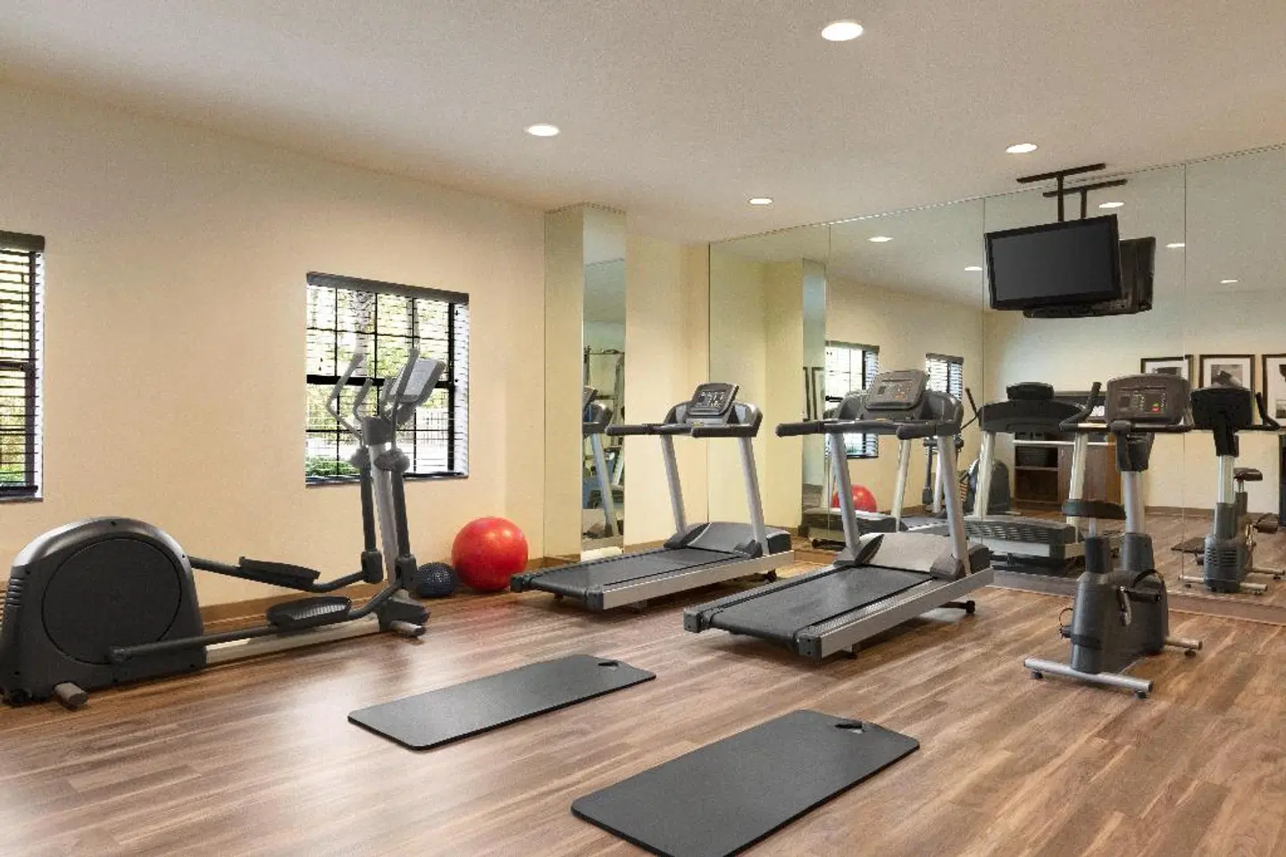 Staybridge Suites Tampa East-Brandon SPORTS_AND_LEISURE