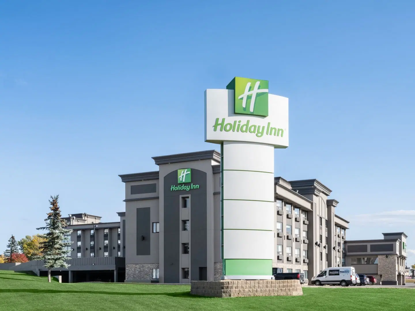Holiday Inn Calgary Airport EXTERIOR
