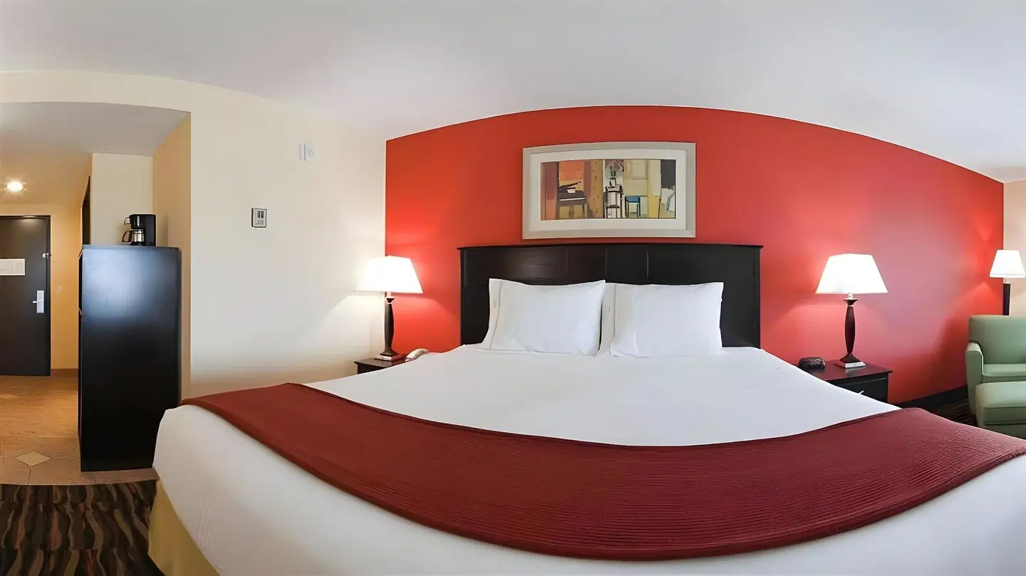 Holiday Inn Express & Suites Ft. Lauderdale Airport/Cruise by IHG ROOM_EXAMPLE