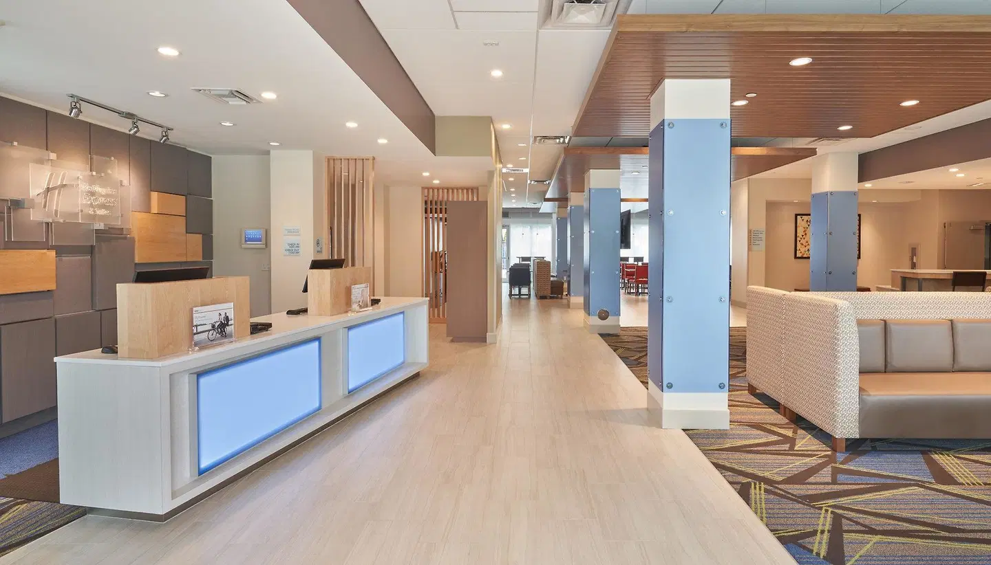 Holiday Inn Express & Suites Doral - Miami by IHG LOUNGE_LOBBY